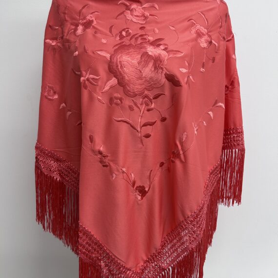 Mantón  Coral Monocolor Con Una Rosa.