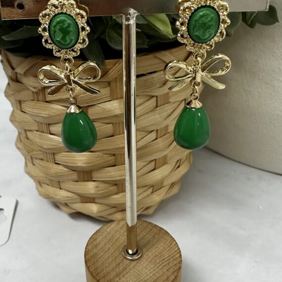 Pendientes lazo camafeo verde esperanza.