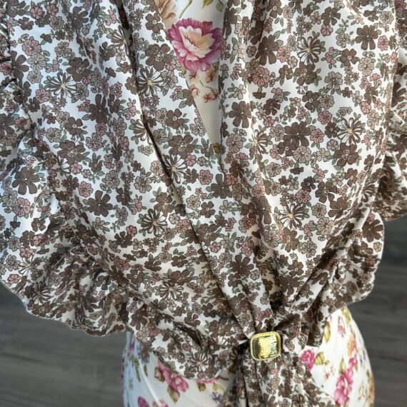 Piquillo Estampado Florecitas Camel y Beige.